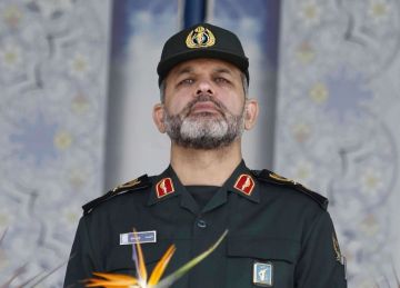 قائد الحرس الثوري الإيراني يتوعد بالانتقام لضحايا حفل الزفاف قصفته أمريكا قائد الحرس الثوري الإيراني يتوعد بالانتقام لضحايا حفل الزفاف قصفته أمريكا