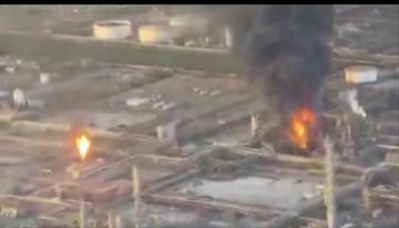 بالتزامن مع انطلاق خليجي 27 جماعة الحوثي تمطر السعودية برشقة صواريخ باليستية بالتزامن مع انطلاق خليجي 27 جماعة الحوثي تمطر السعودية برشقة صواريخ باليستية