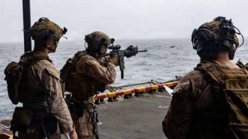 مسؤولون أمريكيون: إصابة 8 من عناصر المارينز في هجوم إيراني مسؤولون أمريكيون: إصابة 8 من عناصر المارينز في هجوم إيراني