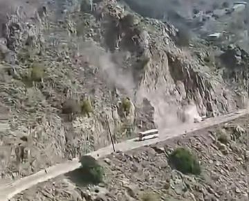 الجزيرة تؤكد سقوط قتلى وجرحى بكمين لقوات سعودية جنوب اليمن الجزيرة تؤكد سقوط قتلى وجرحى بكمين لقوات سعودية جنوب اليمن