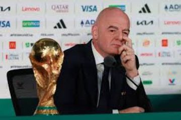 الفيفا يتهم اليويفا بشن حملة تشويه في الخلاف حول خطة إنفانتينو الفيفا يتهم اليويفا بشن حملة تشويه في الخلاف حول خطة إنفانتينو