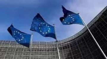 مفوض التجارة الأوروبي سيزور بكين لإعادة التوازن مفوض التجارة الأوروبي سيزور بكين لإعادة التوازن