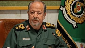 وزير الدفاع الايراني: إذ شن العدو حربا أخرى فسنتصرف بقوة أكبر من الحروب السابقة وزير الدفاع الايراني: إذ شن العدو حربا أخرى فسنتصرف بقوة أكبر من الحروب السابقة