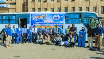وزير النقل ورئيس جامعة عدن يدشنان مشروع النقل الجماعي المجاني لطلاب جامعة عدن وزير النقل ورئيس جامعة عدن يدشنان مشروع النقل الجماعي المجاني لطلاب جامعة عدن