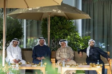 رئيس الإمارات يلتقي ملك البحرين رئيس الإمارات يلتقي ملك البحرين