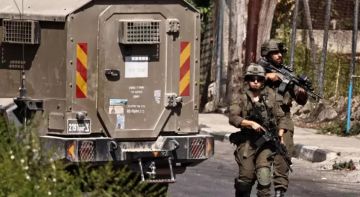 العدو الاسرائيلي يشن حملة اقتحامات ومداهمات في الضفة والقدس