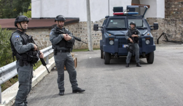 كوسوفو تتهم 35 شرطيا صربيا سابقا في مذبحة بريكاز