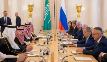 وزير الخارجية السعودي يلتقي نظيره الروسي في موسكو وزير الخارجية السعودي يلتقي نظيره الروسي في موسكو