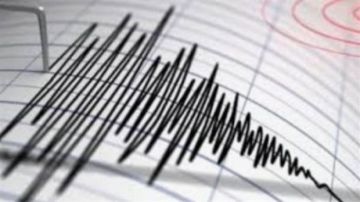 زلزال بقوة 6.2 يضرب جزيرة في إندونيسيا زلزال بقوة 6.2 يضرب جزيرة في إندونيسيا