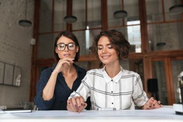 كيف تتعاملين مع الزملاء الذين يتلصصون على حياتك الخاصة؟ كيف تتعاملين مع الزملاء الذين يتلصصون على حياتك الخاصة؟