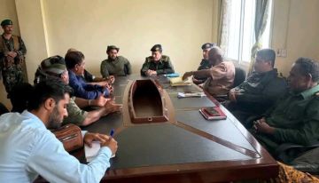 مدير أمن أبين يلتقي رؤساء الجمعيات السمكية في القطاع الساحلي لمناقشة القضايا المرتبطة بالنشاط السمكي مدير أمن أبين يلتقي رؤساء الجمعيات السمكية في القطاع الساحلي لمناقشة القضايا المرتبطة بالنشاط السمكي
