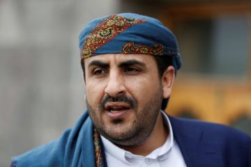 رئيس وفد صنعاء: سرديات النظام السعودي الكاذبة أفلست وأقرب حلفائه لا يصغون إلا لأمواله رئيس وفد صنعاء: سرديات النظام السعودي الكاذبة أفلست وأقرب حلفائه لا يصغون إلا لأمواله