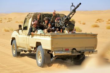 الجيش اليمني يعلن مقتل 13 من جنوده بمعارك مع أنصار الله الحوثيين في تعز ولحج الجيش اليمني يعلن مقتل 13 من جنوده بمعارك مع أنصار الله الحوثيين في تعز ولحج