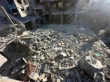 استشهاد فلسطيني وإصابة آخرين بقصف وإطلاق نار إسرائيلي في قطاع غزة استشهاد فلسطيني وإصابة آخرين بقصف وإطلاق نار إسرائيلي في قطاع غزة