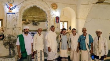 فريق أثري يتفقد أوضاع المعالم التاريخية بمديرية حيس بالحديدة فريق أثري يتفقد أوضاع المعالم التاريخية بمديرية حيس بالحديدة