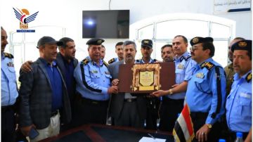 شرطة المرور تكرم وكيل أمانة العاصمة لقطاع الأشغال تقديرا لجهوده في تنفيذ التحسينات المرورية شرطة المرور تكرم وكيل أمانة العاصمة لقطاع الأشغال تقديرا لجهوده في تنفيذ التحسينات المرورية