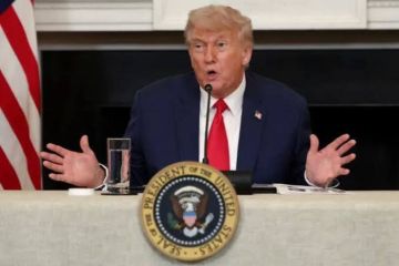 ترامب يضغط على أبل لتغيير اسم بحيرة أونتاريو إلى بحيرة أمريكا