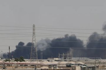 دوي انفجارات متتالية جنوبي السعودية إثر هجوم واسع بالصواريخ والمسيرات الأماكن دوي انفجارات متتالية جنوبي السعودية إثر هجوم واسع بالصواريخ والمسيرات الأماكن