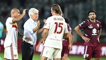 روما يتصدر الدوري الإيطالي بفوزه على تورينو... وكومو يجتاز بارما روما يتصدر الدوري الإيطالي بفوزه على تورينو... وكومو يجتاز بارما