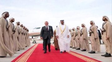 ملك الأردن يصل الإمارات.. والشيخ محمد بن زايد في مقدمة مستقبليه ملك الأردن يصل الإمارات.. والشيخ محمد بن زايد في مقدمة مستقبليه