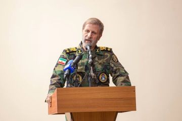 الجيش الإيراني: لن نتردد في الدفاع عن استقلال البلاد وأمنها الجيش الإيراني: لن نتردد في الدفاع عن استقلال البلاد وأمنها