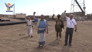 نائب وزير الإعلام يطلع على جهود تطبيع الأوضاع في مديرية المخاء بتعز نائب وزير الإعلام يطلع على جهود تطبيع الأوضاع في مديرية المخاء بتعز
