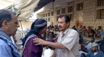 وفد من الجمعية الوطنية يؤدي واجب العزاء لرئيس تنفيذية انتقالي طور الباحة باستشهاد نجله البطل أصيل الصماتي بجبهة كهبوب وفد من الجمعية الوطنية يؤدي واجب العزاء لرئيس تنفيذية انتقالي طور الباحة باستشهاد نجله البطل أصيل الصماتي بجبهة كهبوب