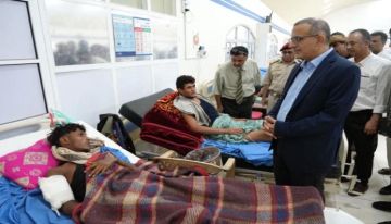 الصحة تدشن حملة للتبرع بالدم ويتفقد الجرحى في مستشفى عبود الصحة تدشن حملة للتبرع بالدم ويتفقد الجرحى في مستشفى عبود