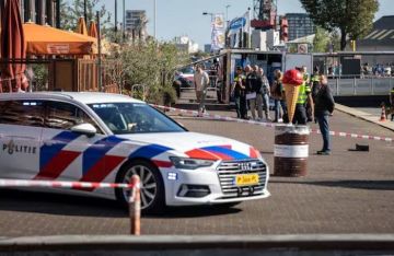 مقتل شخص إثر إطلاق نار على شرفة مقهى في أمستردام مقتل شخص إثر إطلاق نار على شرفة مقهى في أمستردام
