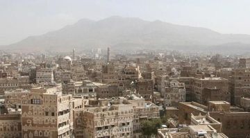 سقوط مسيرة حوثية داخل حي سكني في صنعاء سقوط مسيرة حوثية داخل حي سكني في صنعاء