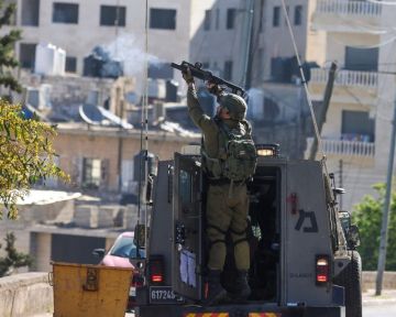 إصابة فلسطينيين جراء اعتداء العدو الإسرائيلي عليهما بالضرب في مخيم العين غرب نابلس إصابة فلسطينيين جراء اعتداء العدو الإسرائيلي عليهما بالضرب في مخيم العين غرب نابلس