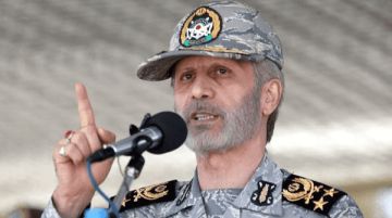 قائد الجيش الإيراني: الدفاع الجوي ركيزة أساسية لحماية أجواء البلاد قائد الجيش الإيراني: الدفاع الجوي ركيزة أساسية لحماية أجواء البلاد