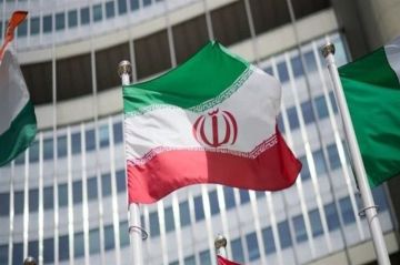 إيران: لن نتخلى عن حقنا في امتلاك برنامج نووي سلمي إيران: لن نتخلى عن حقنا في امتلاك برنامج نووي سلمي