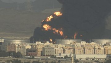 السعودية تقر بتعرض منشآتها النفطية لاستهداف يمني واسع السعودية تقر بتعرض منشآتها النفطية لاستهداف يمني واسع