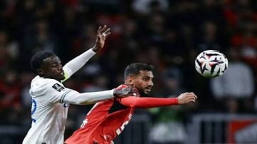 رين يطيح بمرسيليا ويعتلي صدارة الدوري الفرنسي مؤقتا رين يطيح بمرسيليا ويعتلي صدارة الدوري الفرنسي مؤقتا