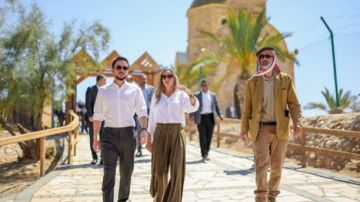 ولي العهد الأردني يزور موقع عماد السيد المسيح ولي العهد الأردني يزور موقع عماد السيد المسيح