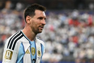 بعد 20 عاما بقميص الأرجنتين.. ميسي يعتزل اللعب الدولي مع منتخب بلاده