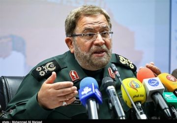 نائب قائد الحرس الثوري الإيراني: صمود الشعب أحبط أهداف العدو نائب قائد الحرس الثوري الإيراني: صمود الشعب أحبط أهداف العدو