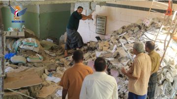 جامعة الحديدة تسلم مباني كليتي التربية والتجارة للبدء بأعمال الترميم جامعة الحديدة تسلم مباني كليتي التربية والتجارة للبدء بأعمال الترميم