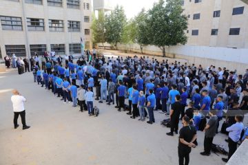 العدو الصهيوني يقتحم ساحة مدرسة ويتسبب بتأجيل دوام مدارس أخرى في الضفة العدو الصهيوني يقتحم ساحة مدرسة ويتسبب بتأجيل دوام مدارس أخرى في الضفة