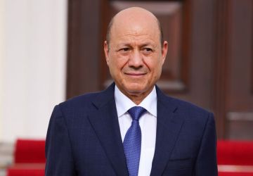 العليمي يعلن التعبئة العامة ويفتح باب العفو أمام المقاتلين الحوثيين العليمي يعلن التعبئة العامة ويفتح باب العفو أمام المقاتلين الحوثيين