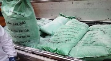 بيع مواد غذائية فاسدة في أبين يهدد صحة المواطنين بيع مواد غذائية فاسدة في أبين يهدد صحة المواطنين