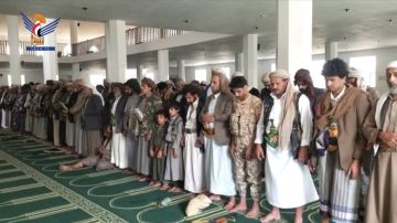 تشييع جثمان الشهيد ربيش العصيمي بمديرية الطويلة في المحويت تشييع جثمان الشهيد ربيش العصيمي بمديرية الطويلة في المحويت