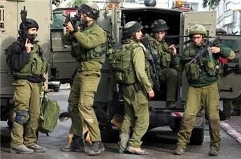 العدو الإسرائيلي يعتقل ثلاثة فلسطينيين ويستولي على جرار زراعي في جبع جنوب جنين العدو الإسرائيلي يعتقل ثلاثة فلسطينيين ويستولي على جرار زراعي في جبع جنوب جنين