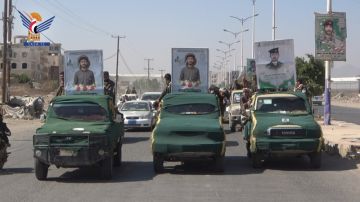 تشييع جثمان الشهيد يحيى السريحي في مديرية بني حشيش بصنعاء تشييع جثمان الشهيد يحيى السريحي في مديرية بني حشيش بصنعاء