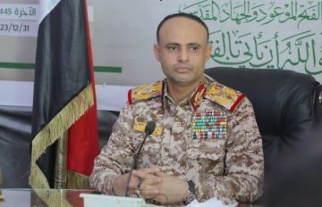بالتزامن مع الفرار الجماعي من حيس ومعسكر خالد.. المشاط يعلن العفو العام لكل من يلقي السلاح بالتزامن مع الفرار الجماعي من حيس ومعسكر خالد.. المشاط يعلن العفو العام لكل من يلقي السلاح