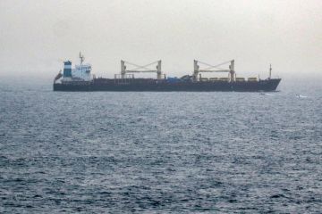 شلل شريان شرق غرب: الحصار المزدوج يضع الاقتصاد السعودي في مأزق تاريخي شلل شريان شرق غرب: الحصار المزدوج يضع الاقتصاد السعودي في مأزق تاريخي