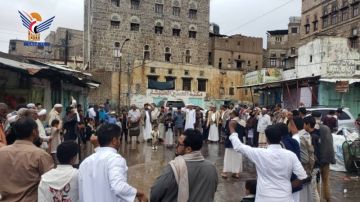 وقفات في البيضاء تبارك انتصارات القوات المسلحة بطرد تحشيدات العدو السعودي