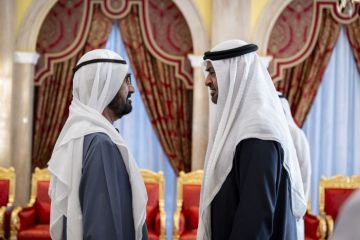 رئيس الإمارات يعزي حاكم دبي في وفاة أحمد بن راشد