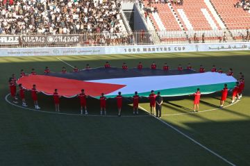 فرح واستذكار للضحايا مع عودة الحياة إلى كرة القدم الفلسطينية فرح واستذكار للضحايا مع عودة الحياة إلى كرة القدم الفلسطينية